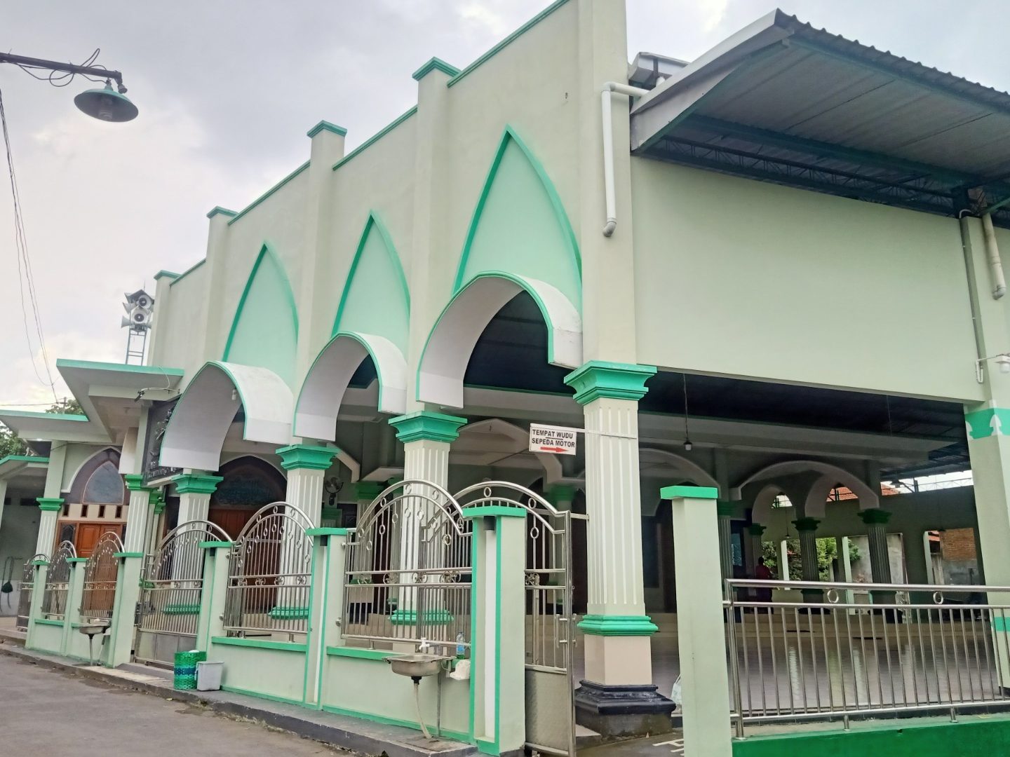 Masjid Jami' At-Taqwa: Pusat Iman yang Tak Pernah Usang di Cilacap